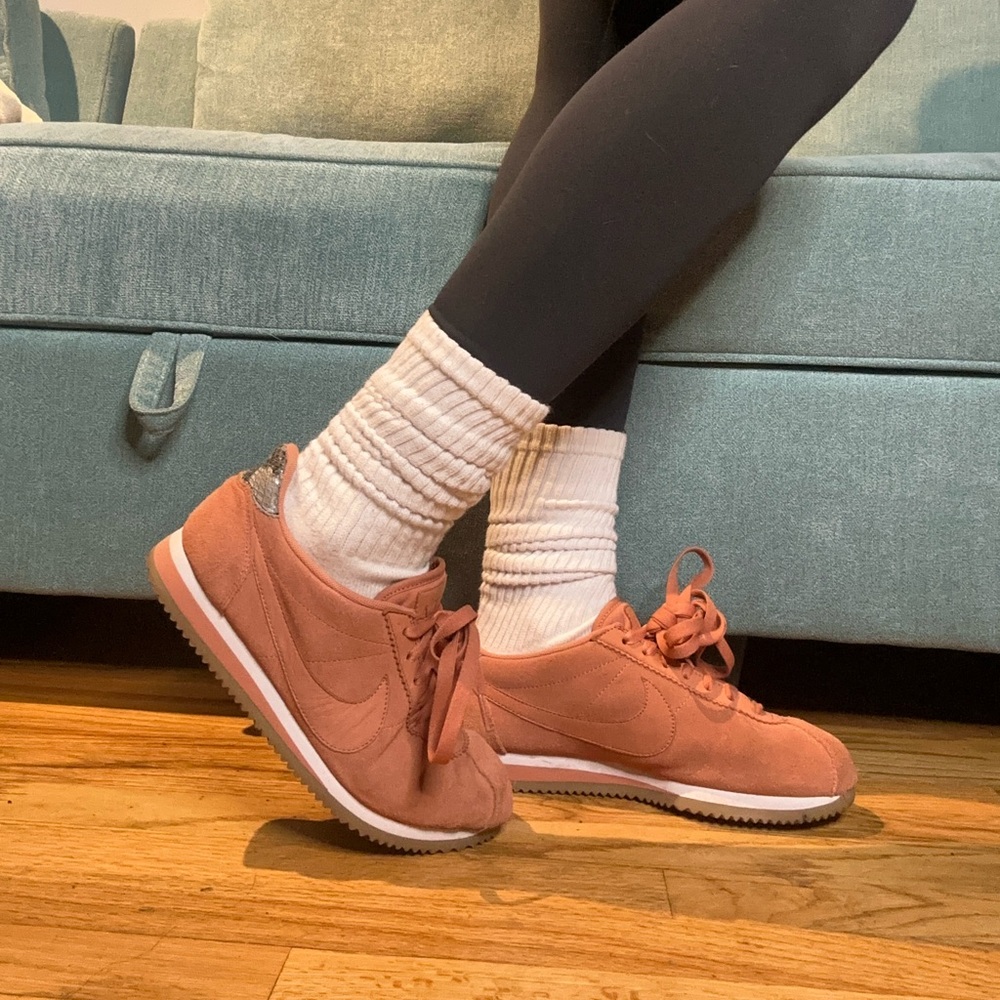 NIKE WOMEN CORTEZ US SIZE 9.5